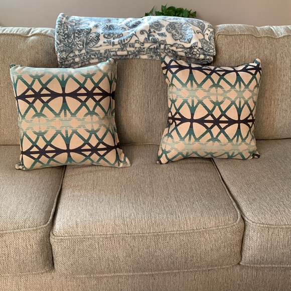 NWOT Throw Pillows - Picture 11 of 11